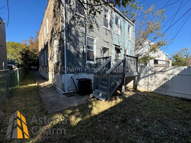 Building Photo - 607 E 41st St
