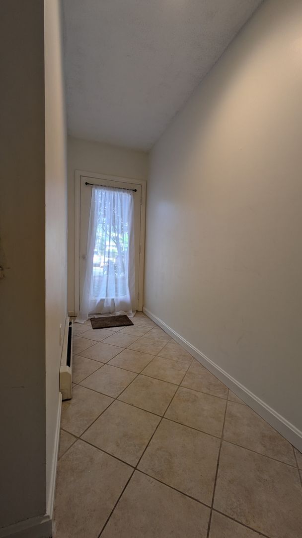 Building Photo - Spacious 3-Bedroom Condo in Lebanon, NH