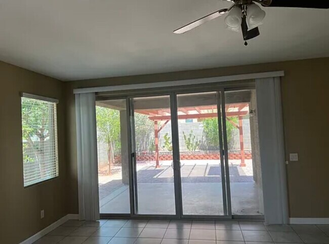 Building Photo - 23788 W Mohave St