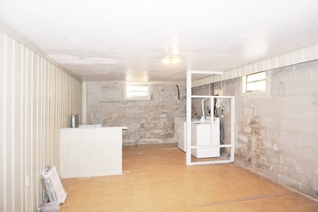 Building Photo - North Garden area/ single family home - Enjoy Country Living only 10 minutes to UVA