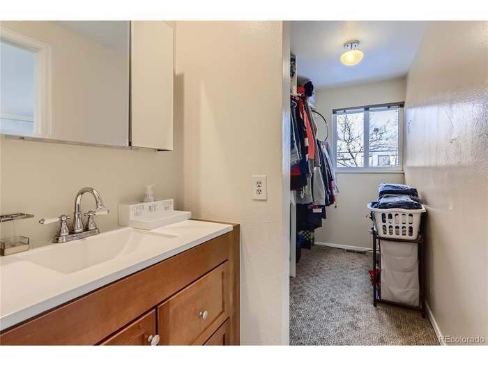 Building Photo - 15065 E Louisiana Dr