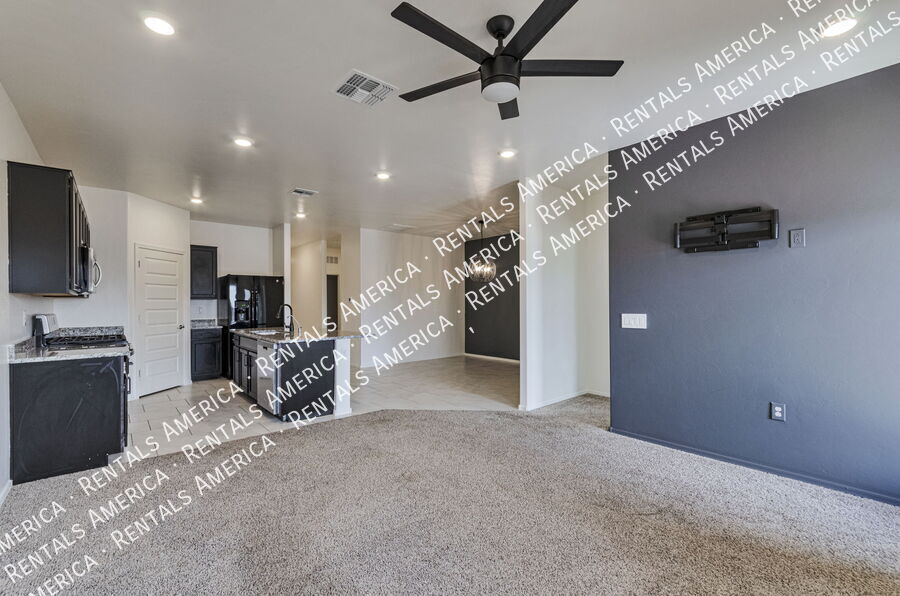 Building Photo - 10151 N Leopard Gecko Terrace