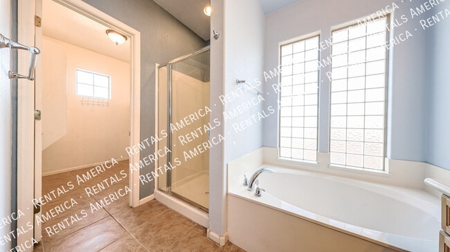 Building Photo - 13601 W Cypress St