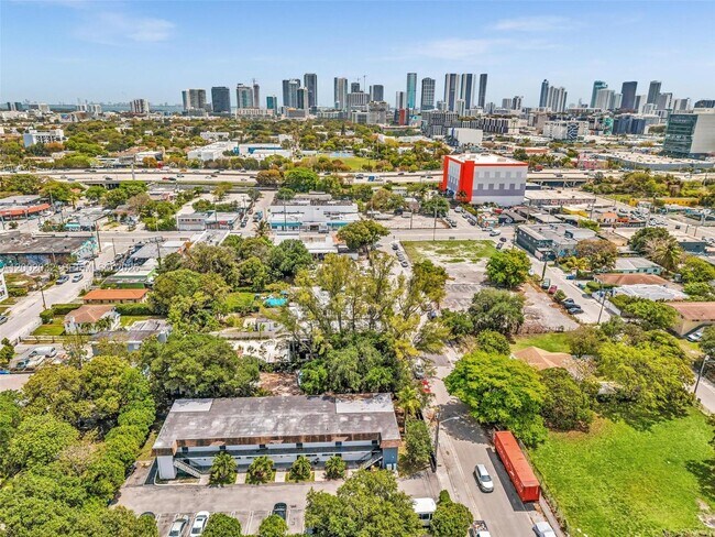 Building Photo - 753 NW 30th St