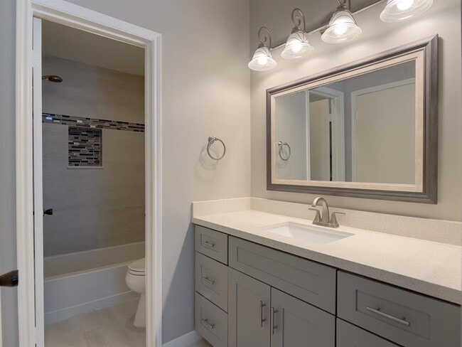 Building Photo - 6500 Harbor Town Dr