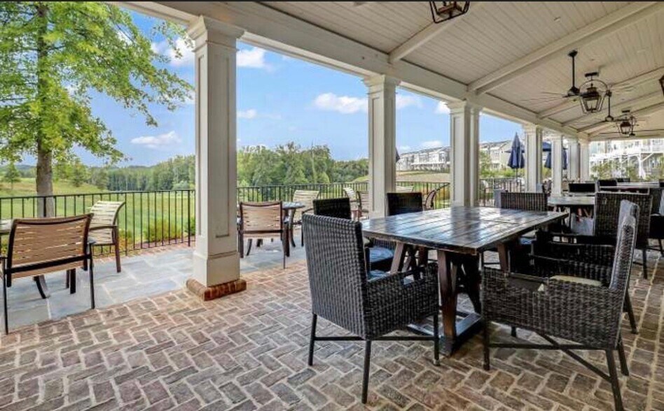 Building Photo - 1581 Sandpiper Bay Lp