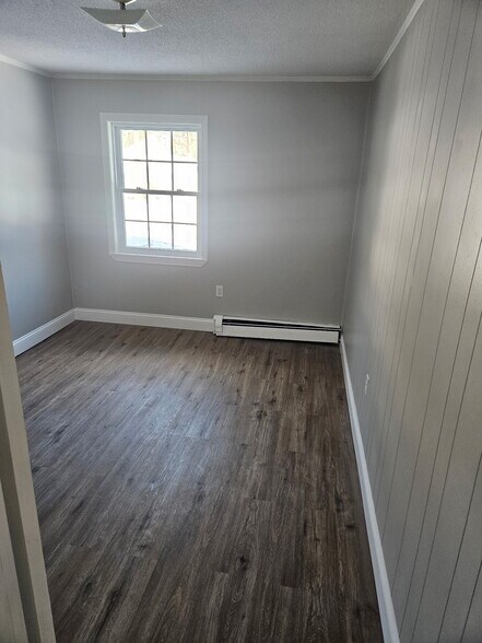 Building Photo - 414 Front St