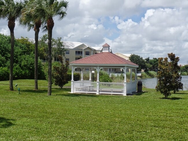 Building Photo - 2890 N Oakland Forest Dr