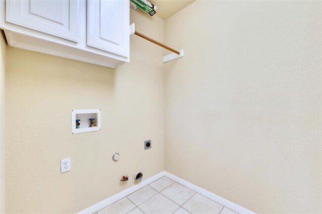 Building Photo - 2721 Butler National Dr