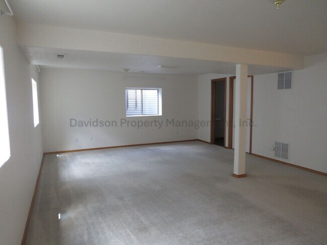 Building Photo - 15485 Curwood Dr