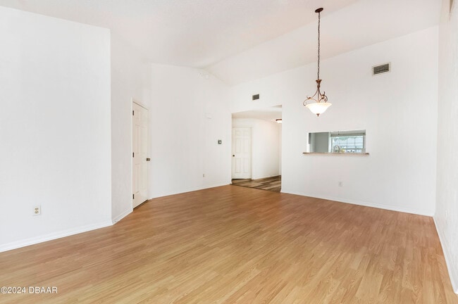 Building Photo - 145 Riverwalk Ct