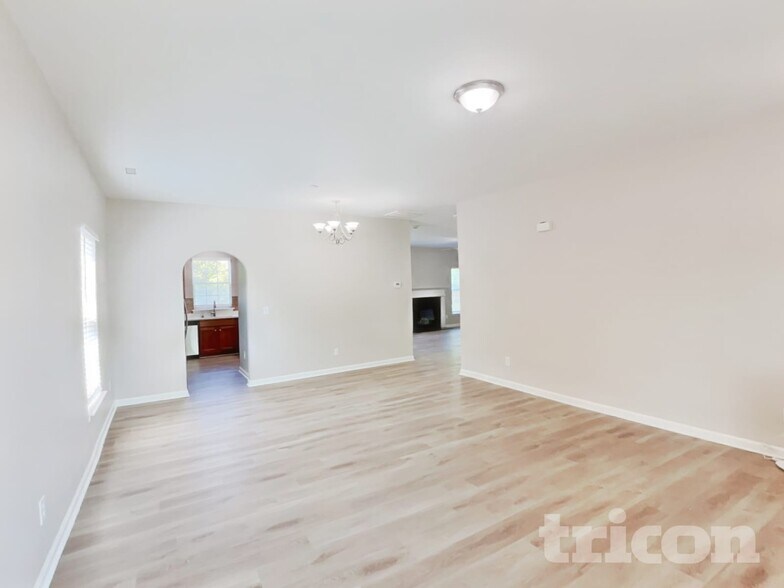 Building Photo - 1104 Braemar Highland Dr