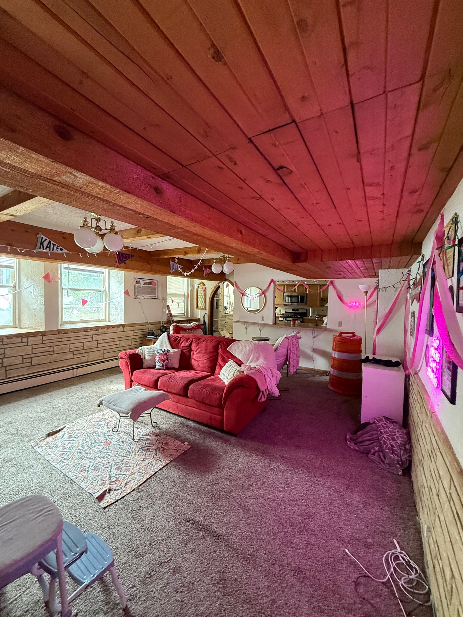 Building Photo - 612 Howard Plz