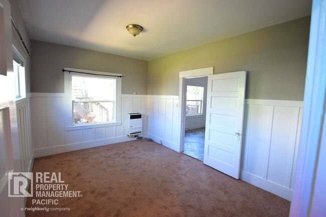 Building Photo - Spacious 1-Bedroom Retreat in Desirable Mo...