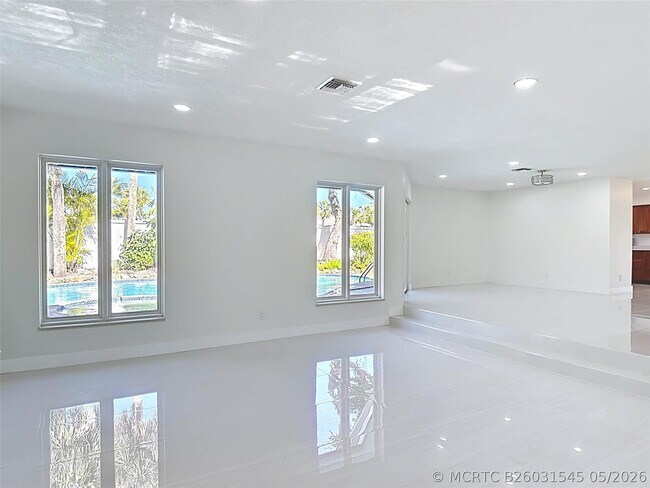 Building Photo - 1200 Poitras Dr
