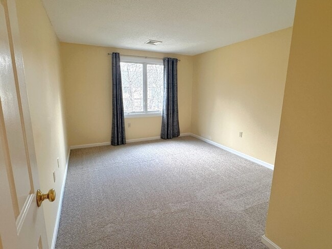 Building Photo - 49 Brickett Hill Cir