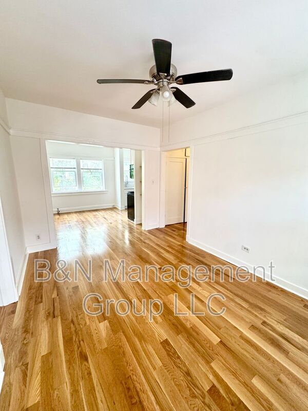 Building Photo - 1065 W Dakin St