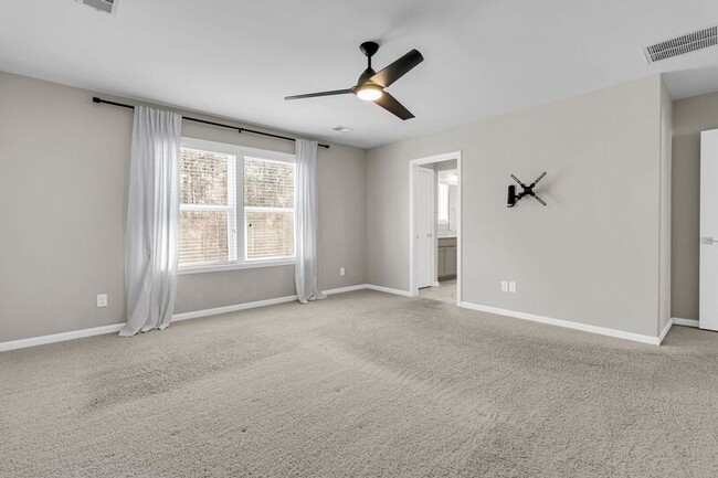 Building Photo - 1624 Shady Pine Rd