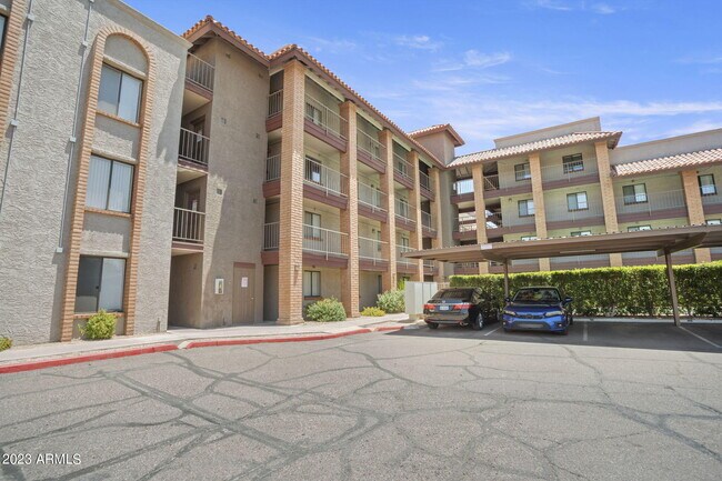 Building Photo - 17 E Ruth Ave