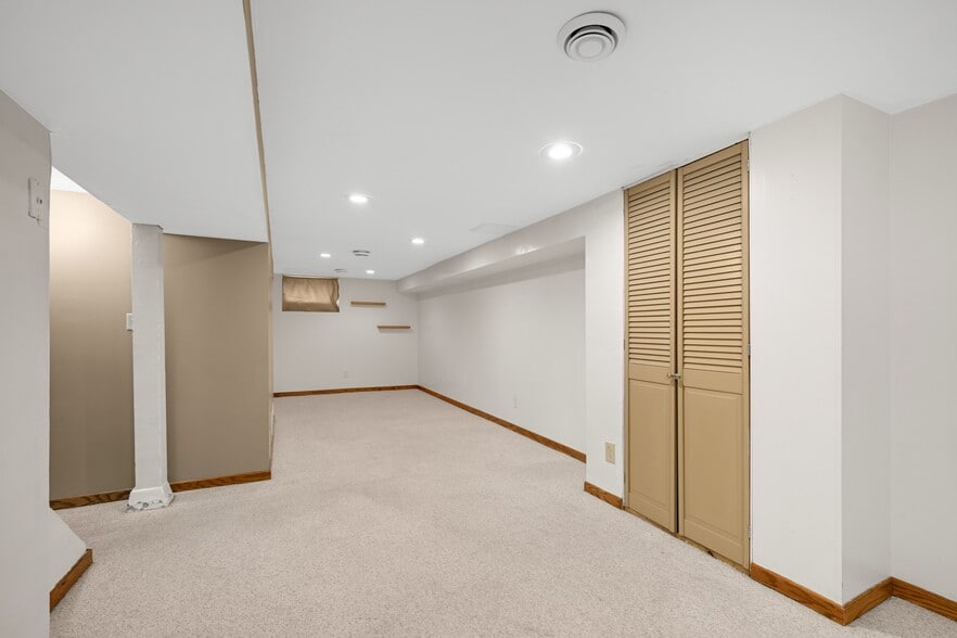 Finished basement - 2820 Idaho Ave S