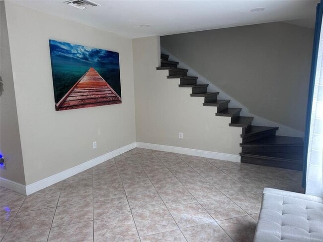 Building Photo - 3900 SW 52nd Ave