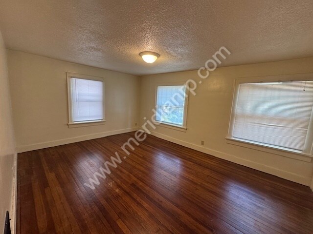Building Photo - 1341 Home Ave