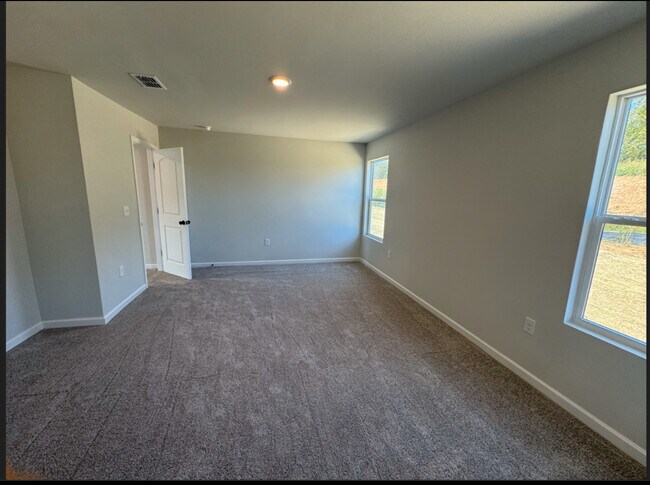 Building Photo - 106 Millbrook Dr