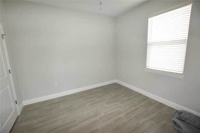 Building Photo - 642 Desmoines Ct