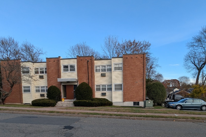 Building Photo - 12 Thompson Rd