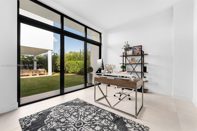 Building Photo - 16703 Botaniko Dr S