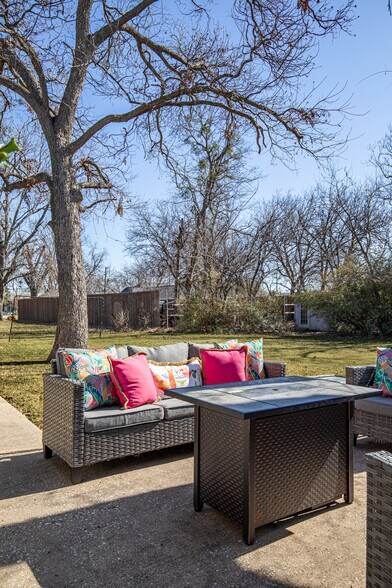 Patio - 510 W Oak St