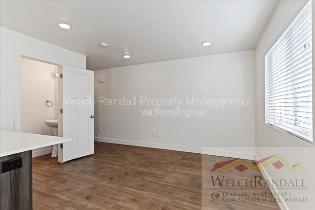 Building Photo - 1177 Shady Brook Ln S