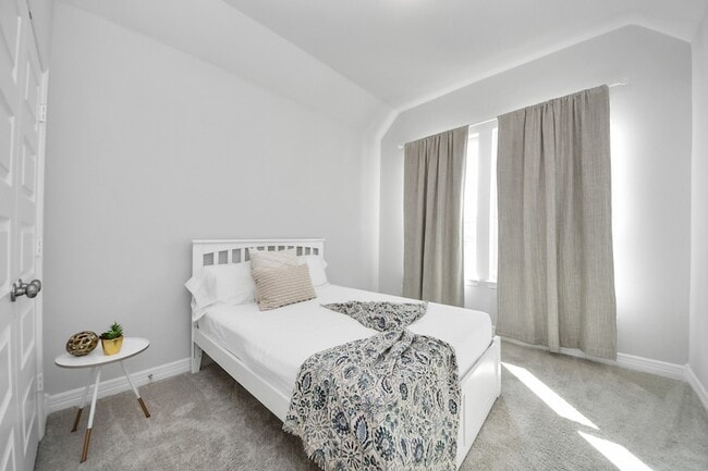 Building Photo - 9302 Blackwell Orchard Ln