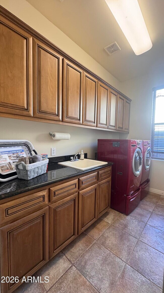 Building Photo - 10919 E Onyx Ct