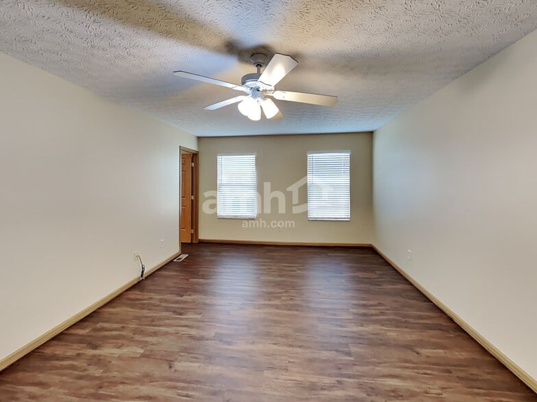 Building Photo - 5734 Cedar Lawn Dr