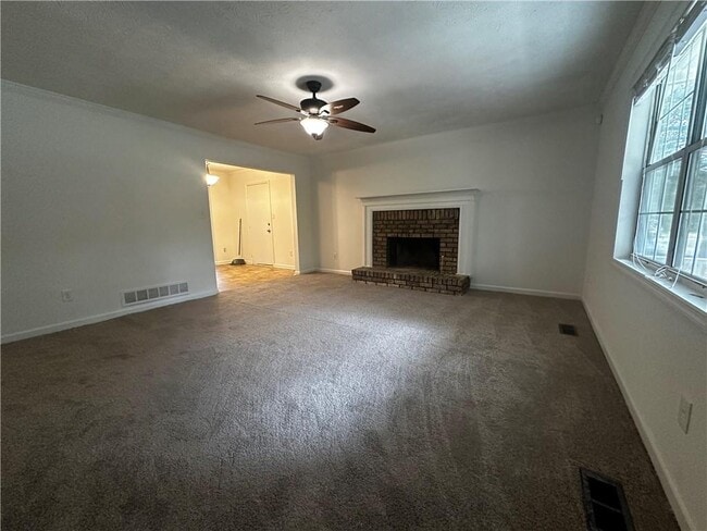 Building Photo - 2536 Country Lake Cir