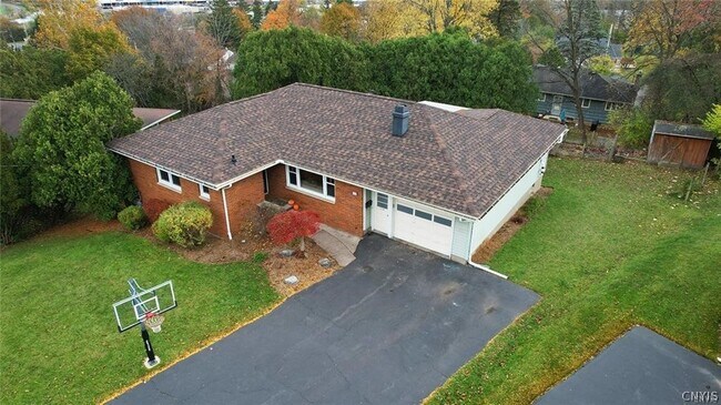 Building Photo - 112 Terrace Cir