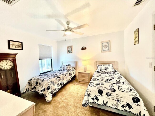 Building Photo - 426 NW 37th Pl