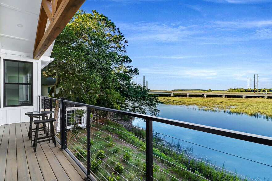 Building Photo - 17 Fording Island Road Ext