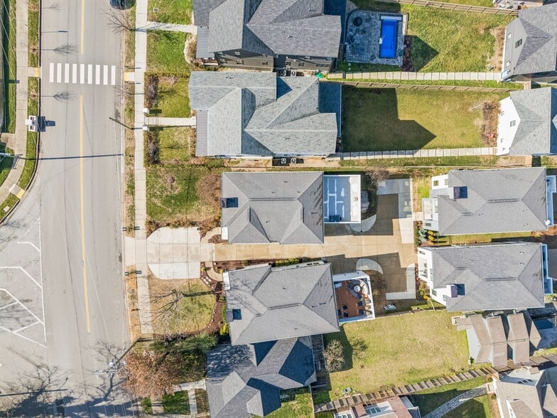 Building Photo - 914C Acklen Ave