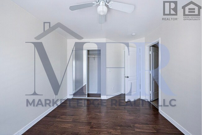 Building Photo - 3Bed/2.5Bath Townhouse at 24th St/Thomas! Move-In ready on 3/12/2026!