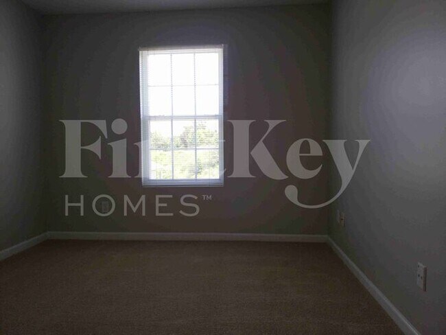 Building Photo - 2140 Lauren Woods Dr