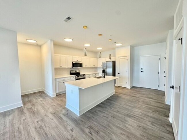 Building Photo - Beautiful NEW 2-Bed, 2- Bath Apartment in Rock Hill!