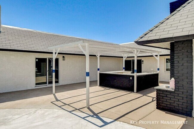 Building Photo - 3962 Euclid St