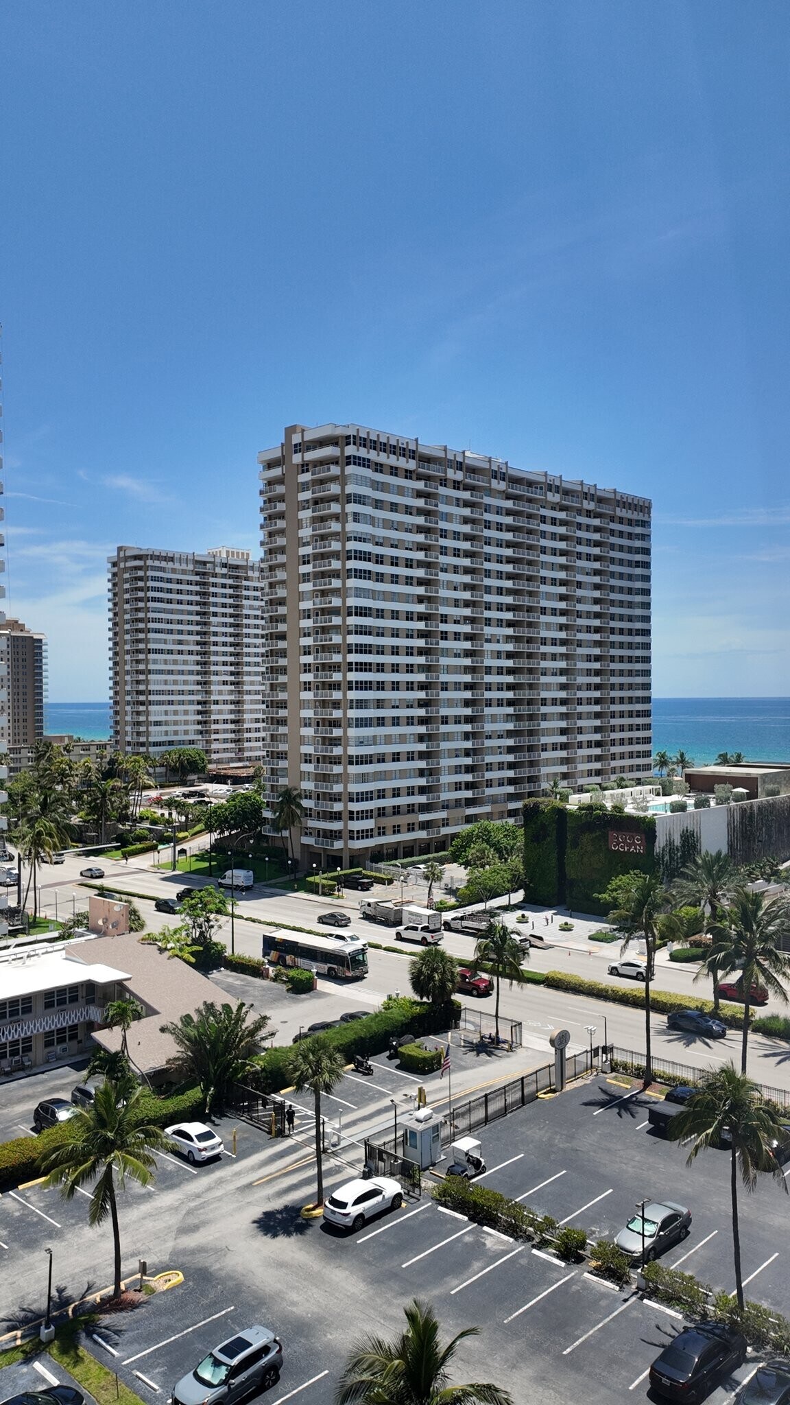 Building Photo - 2049 S Ocean Dr