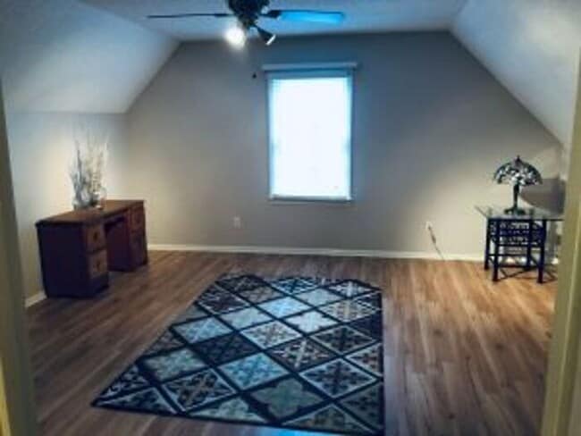 Building Photo - 517 Coldstream Dr