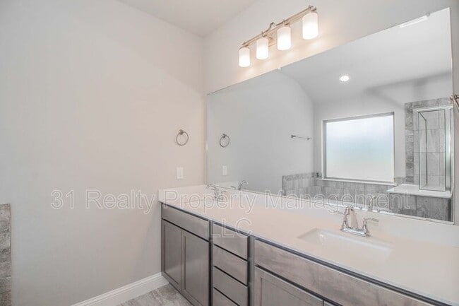 Building Photo - 1810 Quail Hollow