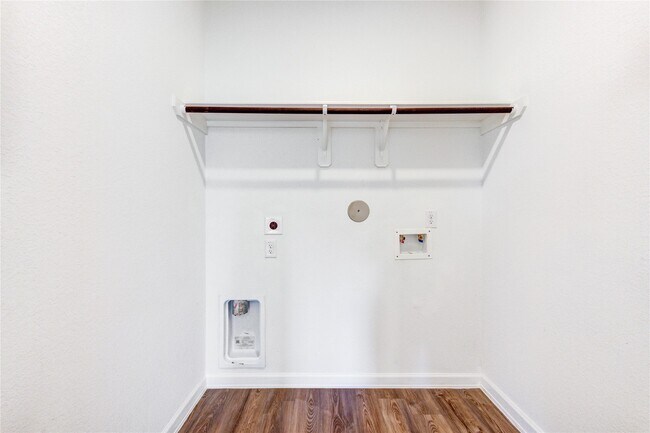 Building Photo - 5511 Downie Draw Ranch Trail