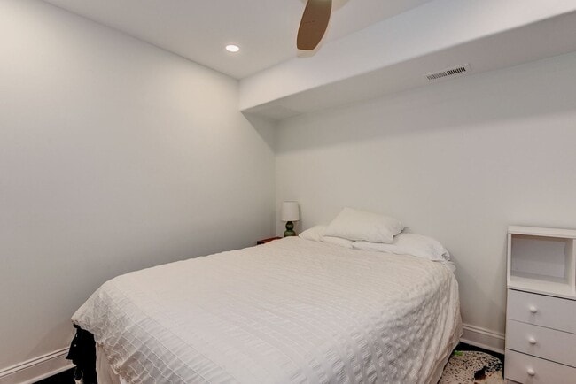 Building Photo - Historic Victorian Charm Meets Modern City Living — 1 BR + Den / 2 BA in Columbia Heights