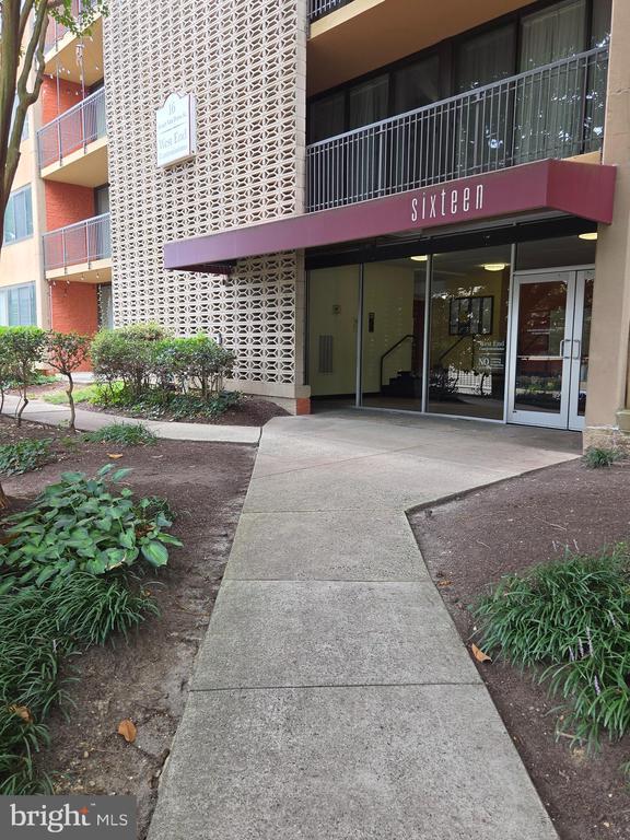 Building Photo - 16 S Van Dorn St